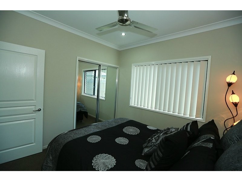 6 Markowitz Place, Kirkwood QLD 4680