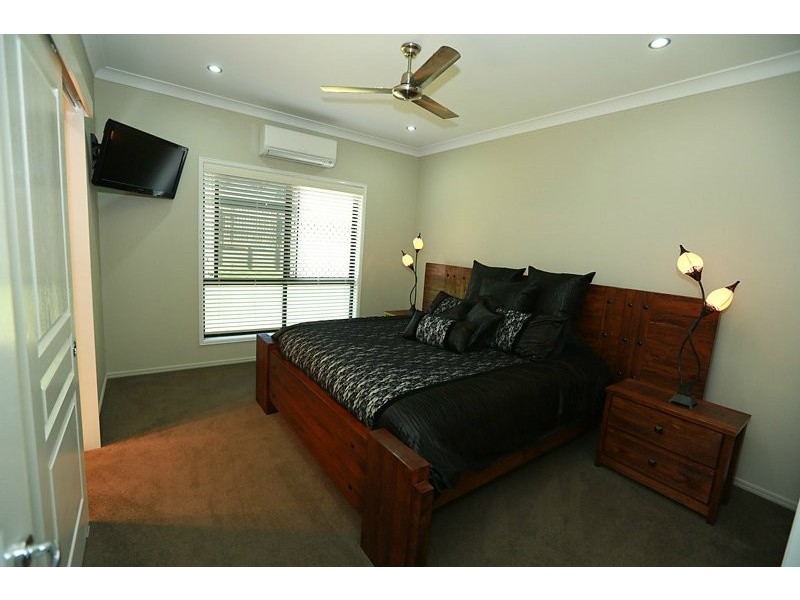 6 Markowitz Place, Kirkwood QLD 4680