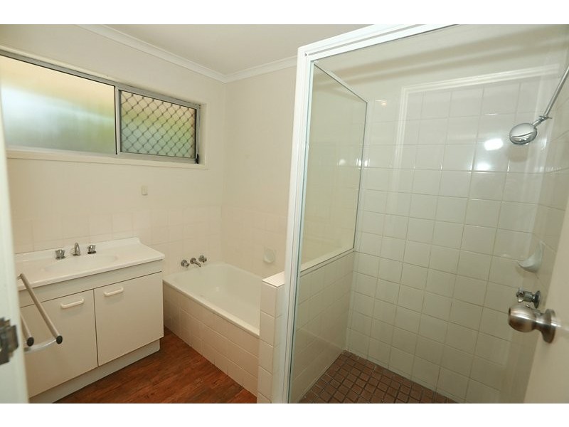 5 Luton Street, Telina QLD 4680