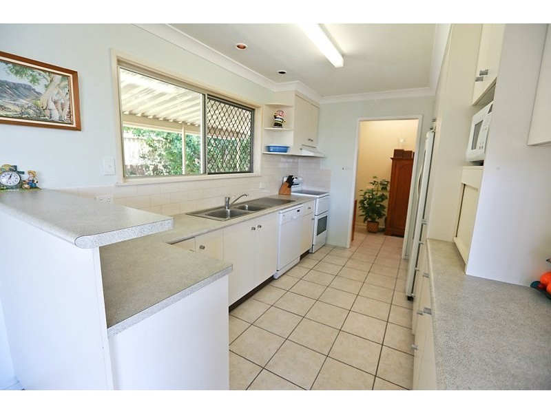 25 Far Street, West Gladstone QLD 4680