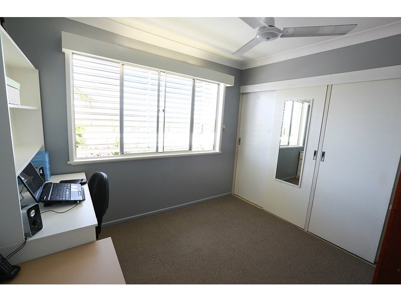 25 Far Street, West Gladstone QLD 4680
