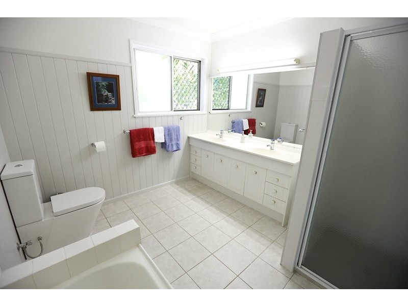 25 Far Street, West Gladstone QLD 4680