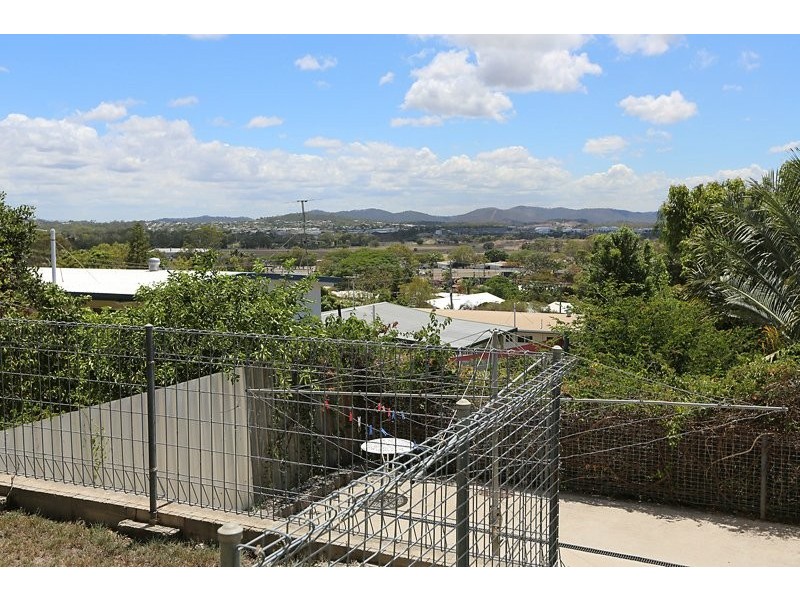 25 Far Street, West Gladstone QLD 4680