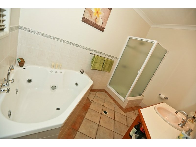 130 J Hickey Avenue, Clinton QLD 4680