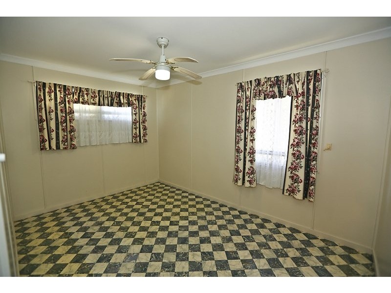 3 Coase Street, West Gladstone QLD 4680