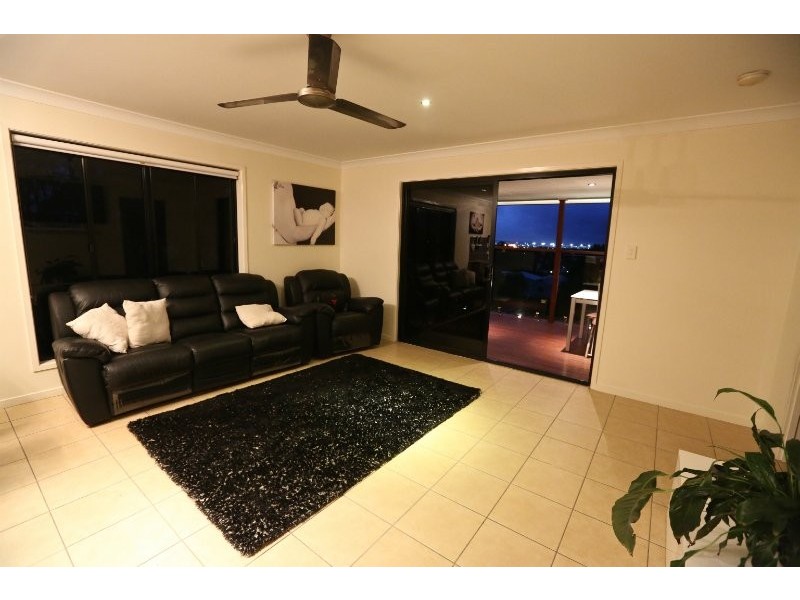 3 Cockatoo Drive, New Auckland QLD 4680