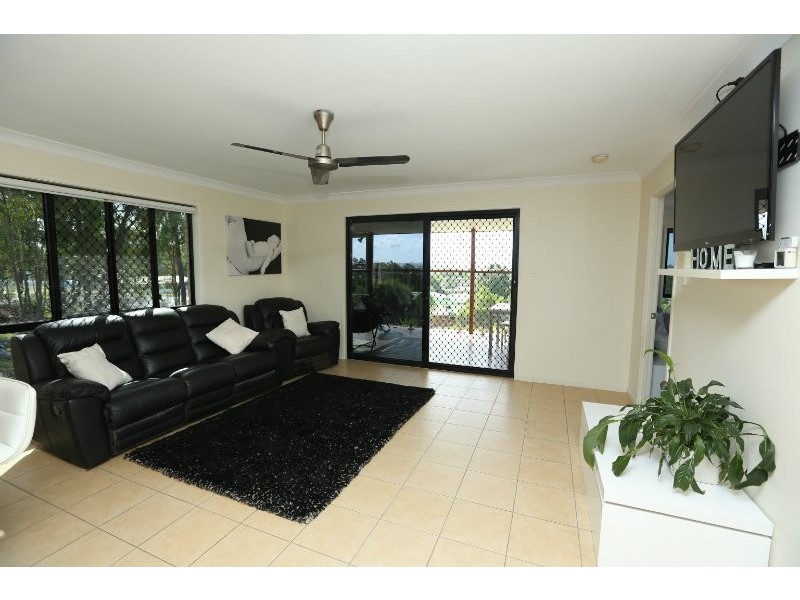 3 Cockatoo Drive, New Auckland QLD 4680