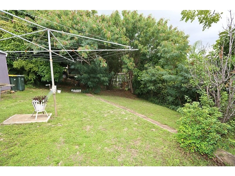 21 Amelia Street, West Gladstone QLD 4680