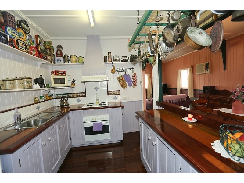 21 Amelia Street, West Gladstone QLD 4680