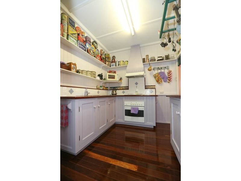 21 Amelia Street, West Gladstone QLD 4680