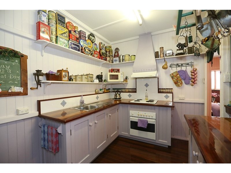 21 Amelia Street, West Gladstone QLD 4680