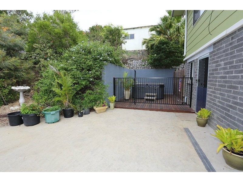 9 Wattle Street, New Auckland QLD 4680