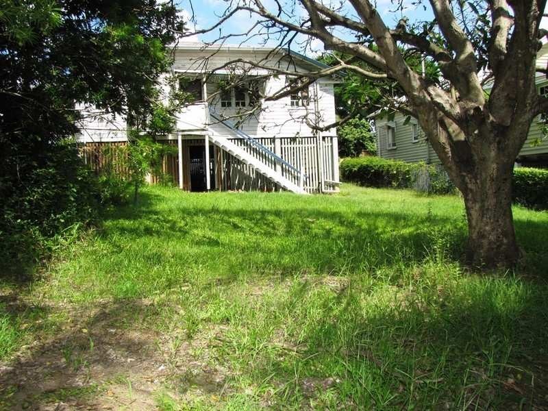 52 Macaulay Street, Coorparoo QLD 4151