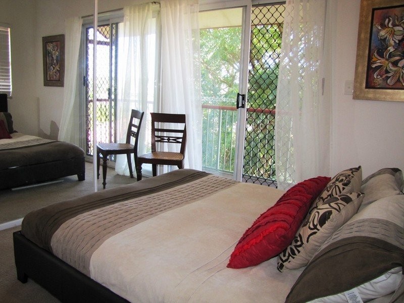 4/3 Harty Street, Coorparoo QLD 4151