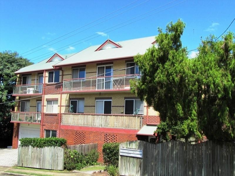 4/3 Harty Street, Coorparoo QLD 4151