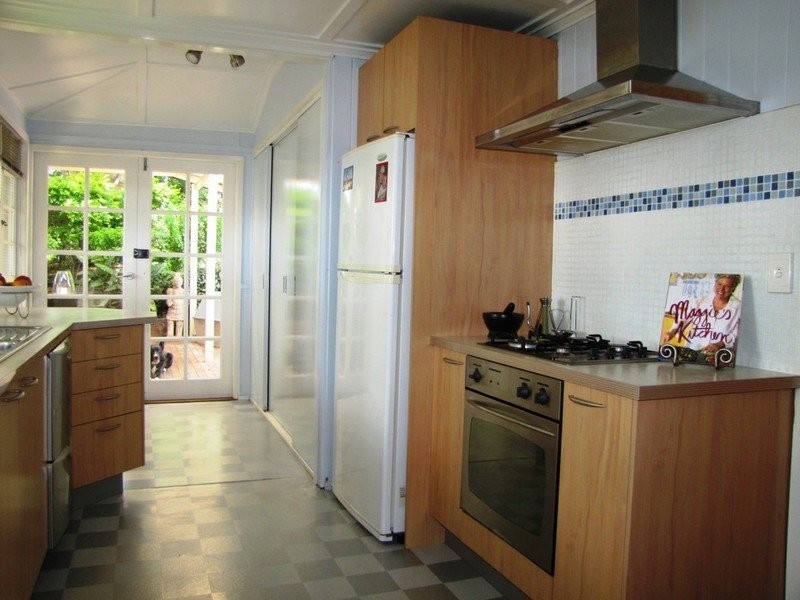 252 Days Road, Grange QLD 4051