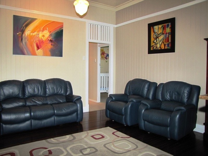 252 Days Road, Grange QLD 4051