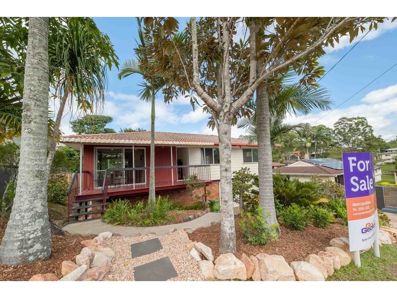 4 Tuttumburra Court, Ferny Hills QLD 4055