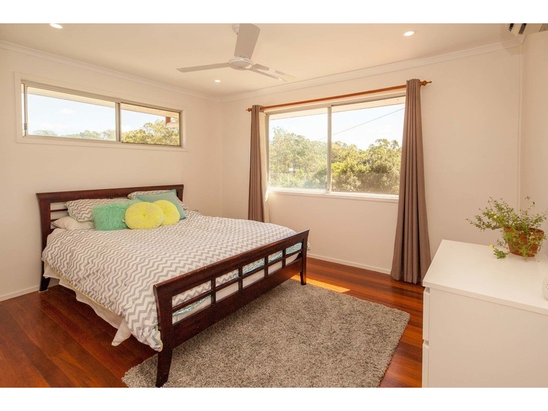 4 Tuttumburra Court, Ferny Hills QLD 4055