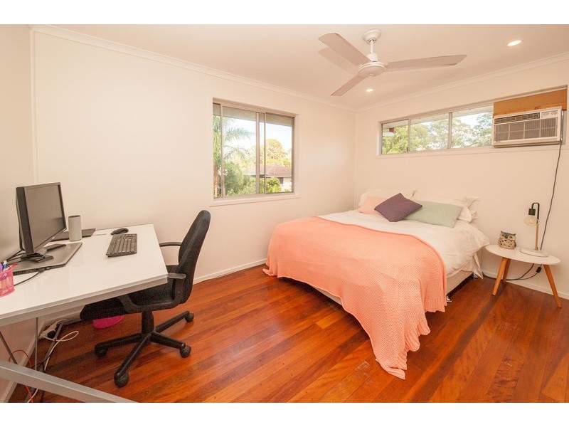 4 Tuttumburra Court, Ferny Hills QLD 4055