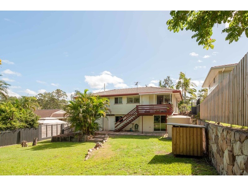 4 Tuttumburra Court, Ferny Hills QLD 4055