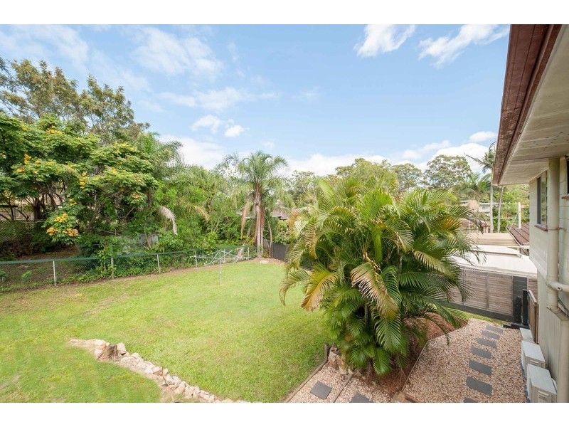 4 Tuttumburra Court, Ferny Hills QLD 4055