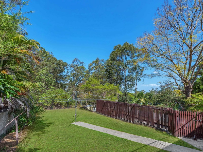 20 Lily Street, Everton Hills QLD 4053