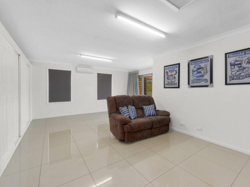 74 Reginald Avenue, Arana Hills QLD 4054