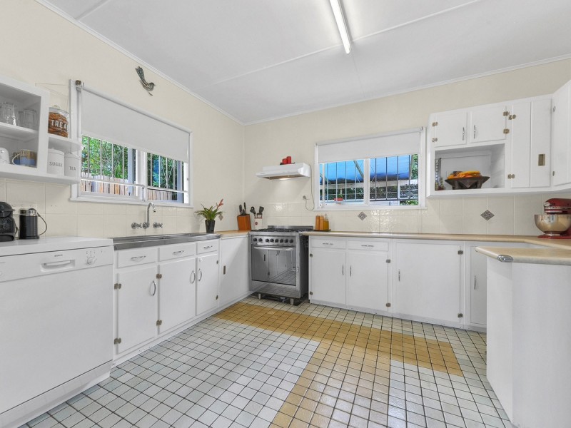 2 Alcester Street, Grange QLD 4051