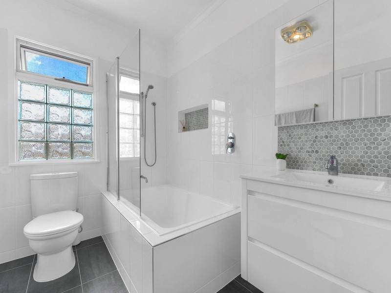 2 Alcester Street, Grange QLD 4051