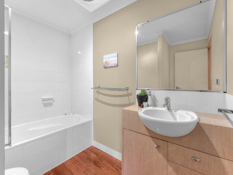 98 Dickson Street, Wooloowin QLD 4030