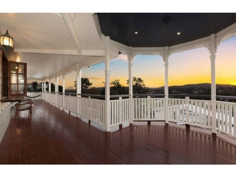 9 Colston Road, Grange QLD 4051