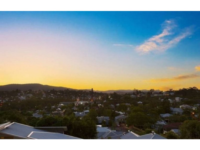 9 Colston Road, Grange QLD 4051