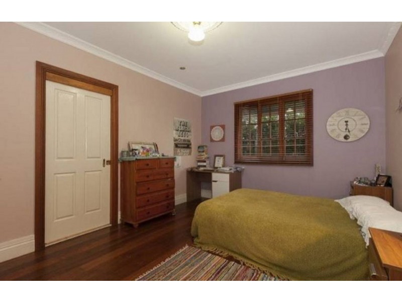 9 Colston Road, Grange QLD 4051