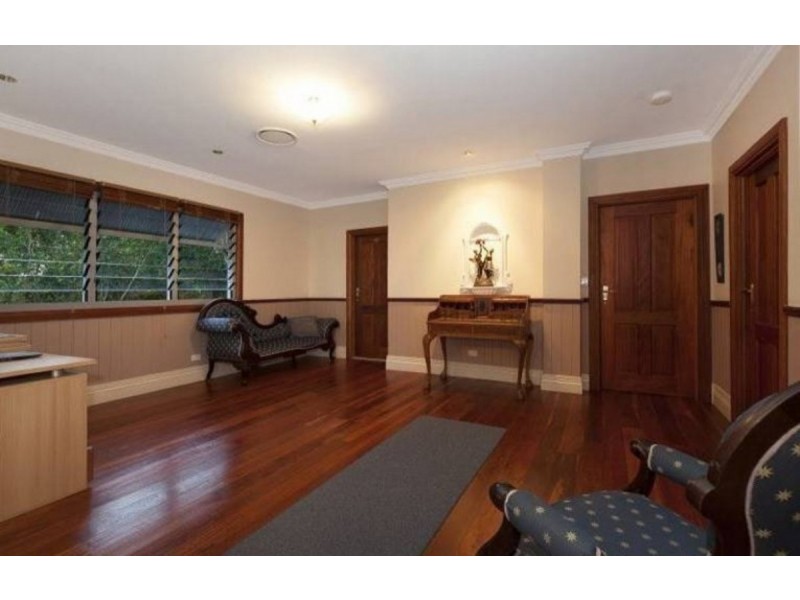 9 Colston Road, Grange QLD 4051