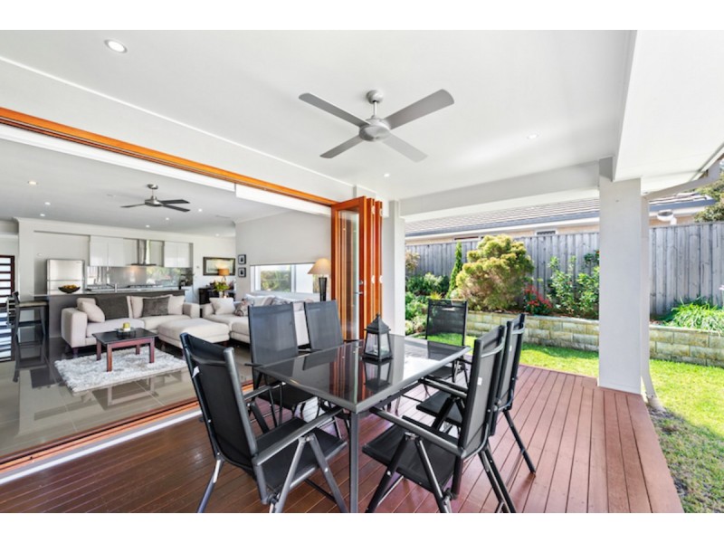 8 Drovers Close, Ferny Hills QLD 4055