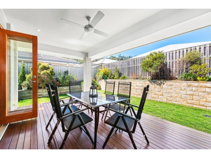 8 Drovers Close, Ferny Hills QLD 4055