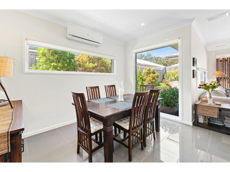 8 Drovers Close, Ferny Hills QLD 4055