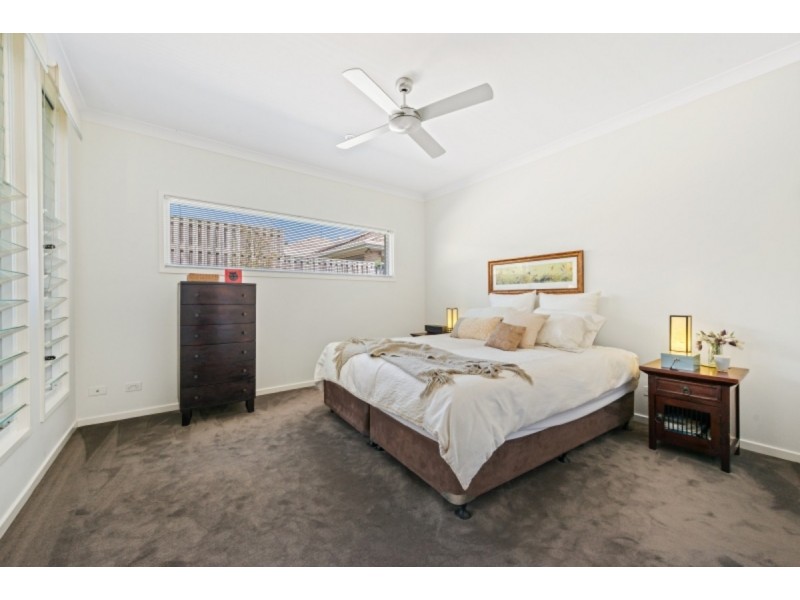 8 Drovers Close, Ferny Hills QLD 4055