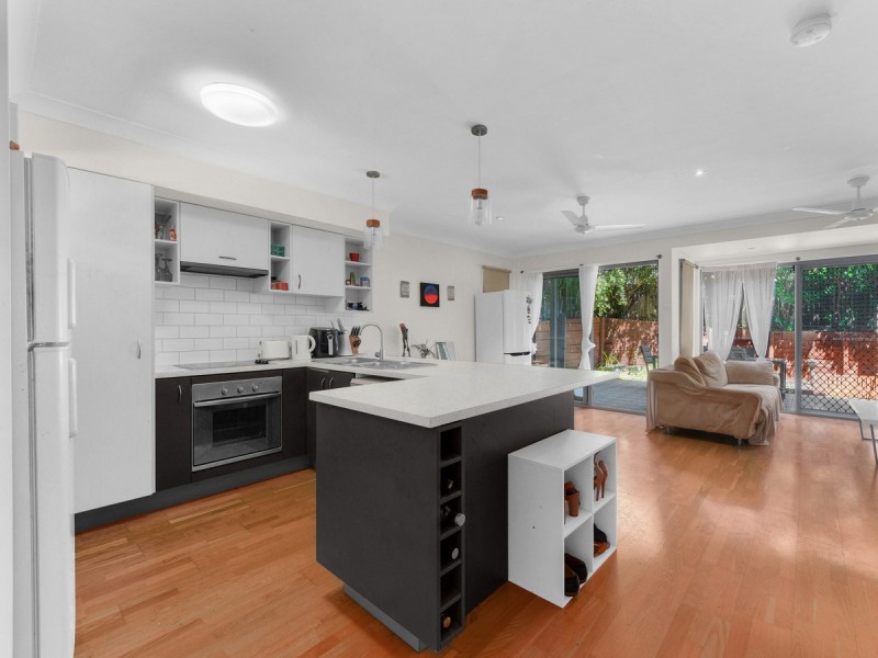 25 Blake Street, Wooloowin QLD 4030