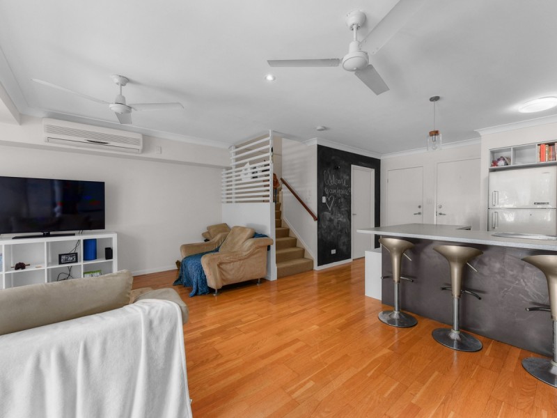 25 Blake Street, Wooloowin QLD 4030