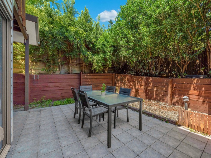 25 Blake Street, Wooloowin QLD 4030