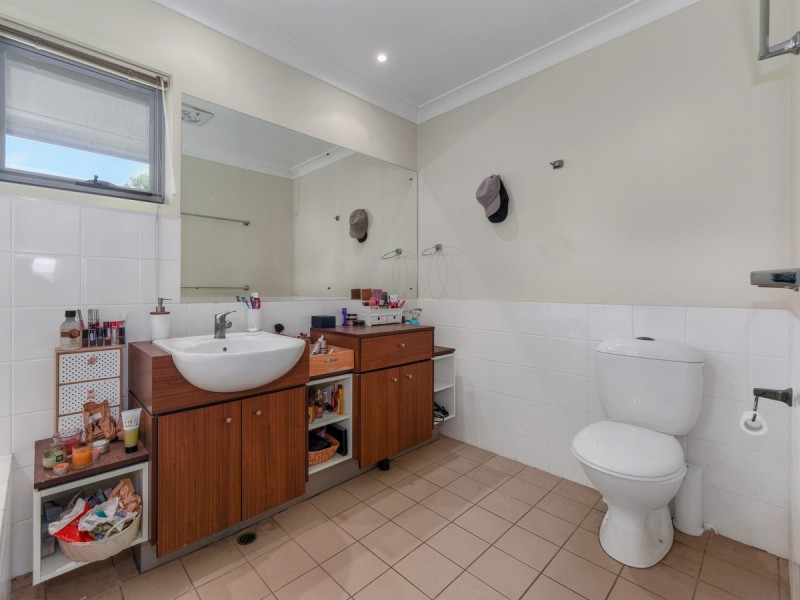 25 Blake Street, Wooloowin QLD 4030