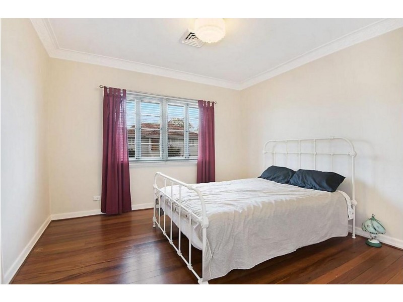 24 Dawn Street, Kedron QLD 4031