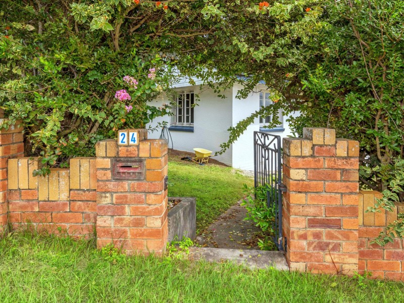 24 Dawn Street, Kedron QLD 4031