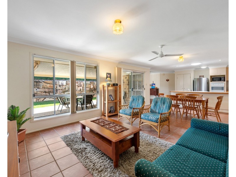 7 Lynagh Court, Arana Hills QLD 4054