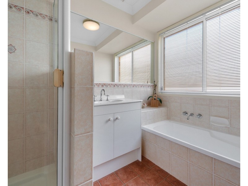 7 Lynagh Court, Arana Hills QLD 4054