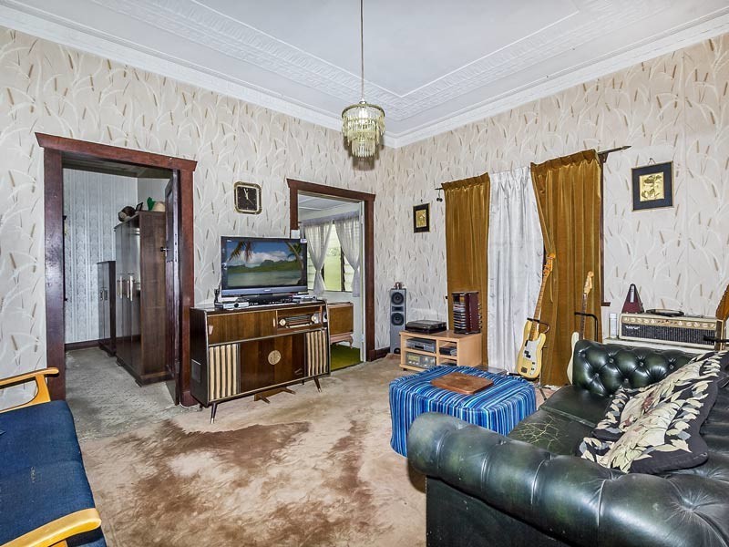 12 Caithness Street, Kedron QLD 4031