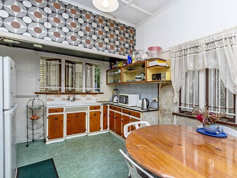 12 Caithness Street, Kedron QLD 4031