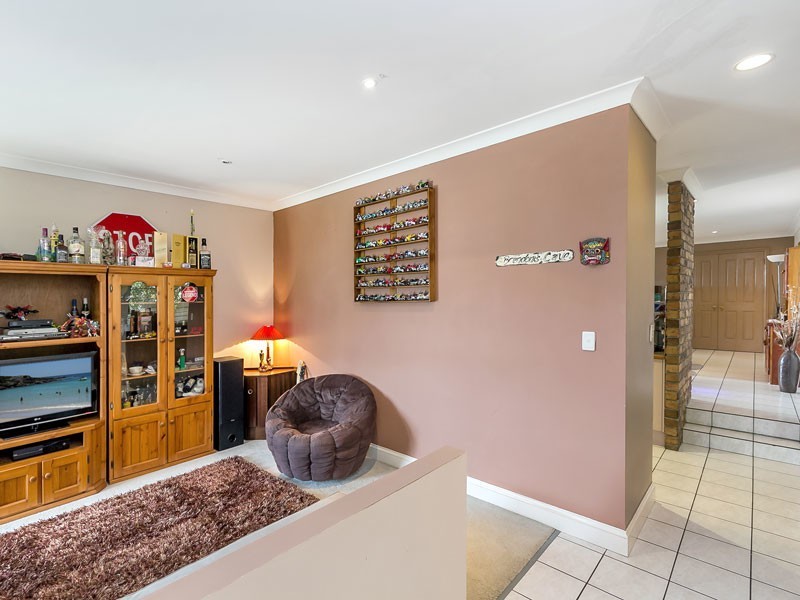 4 Janet Place, Arana Hills QLD 4054